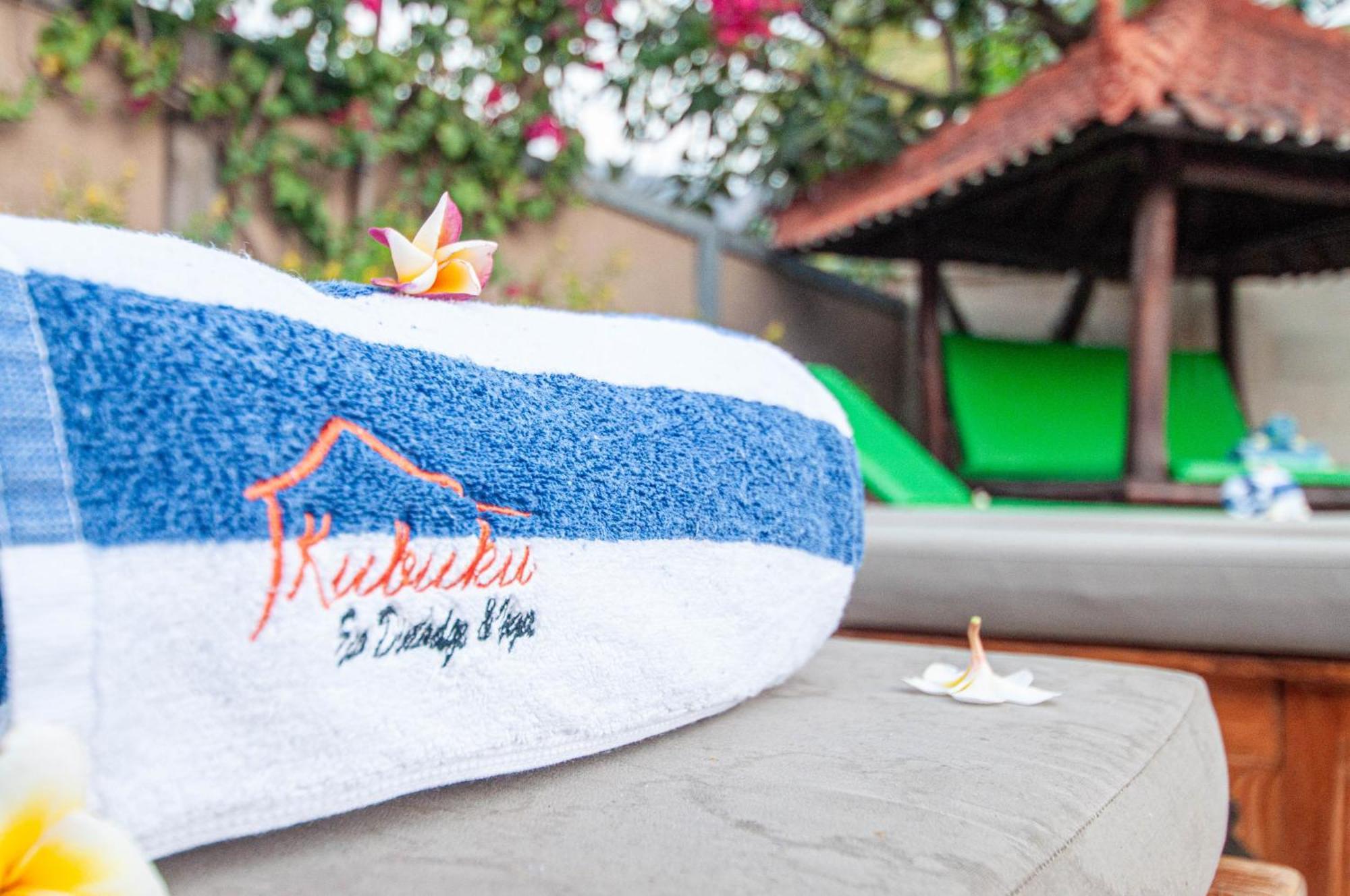 Kubuku Eco Dive Lodge And Yoga Пемутеран Экстерьер фото